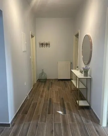 Lemon Tree House Apartment *