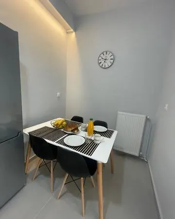 Lemon Tree House Apartment *
