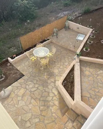 Lemon Tree House Apartment *