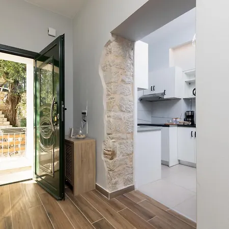 Lemon Tree House *