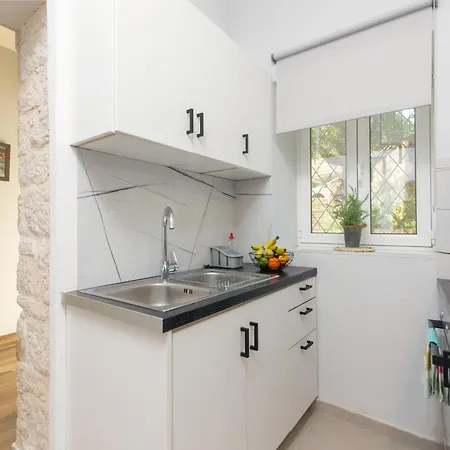 Lemon Tree House *