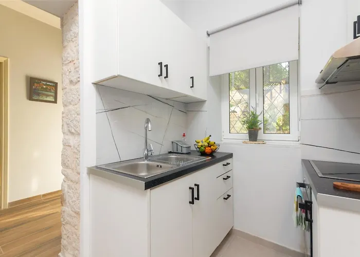 Lemon Tree House *