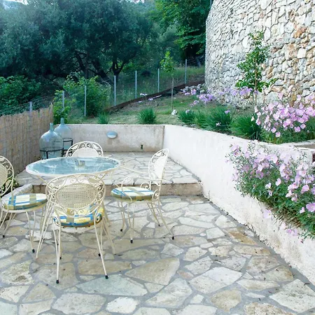 Lemon Tree House *